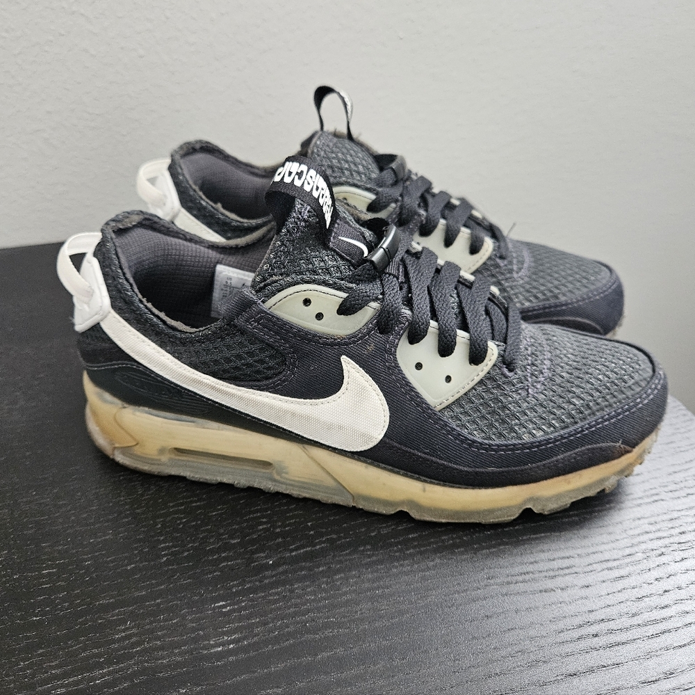 Nike Air Max 90 Terrascape Mens Size 9 Black Sneakers DM0033-002